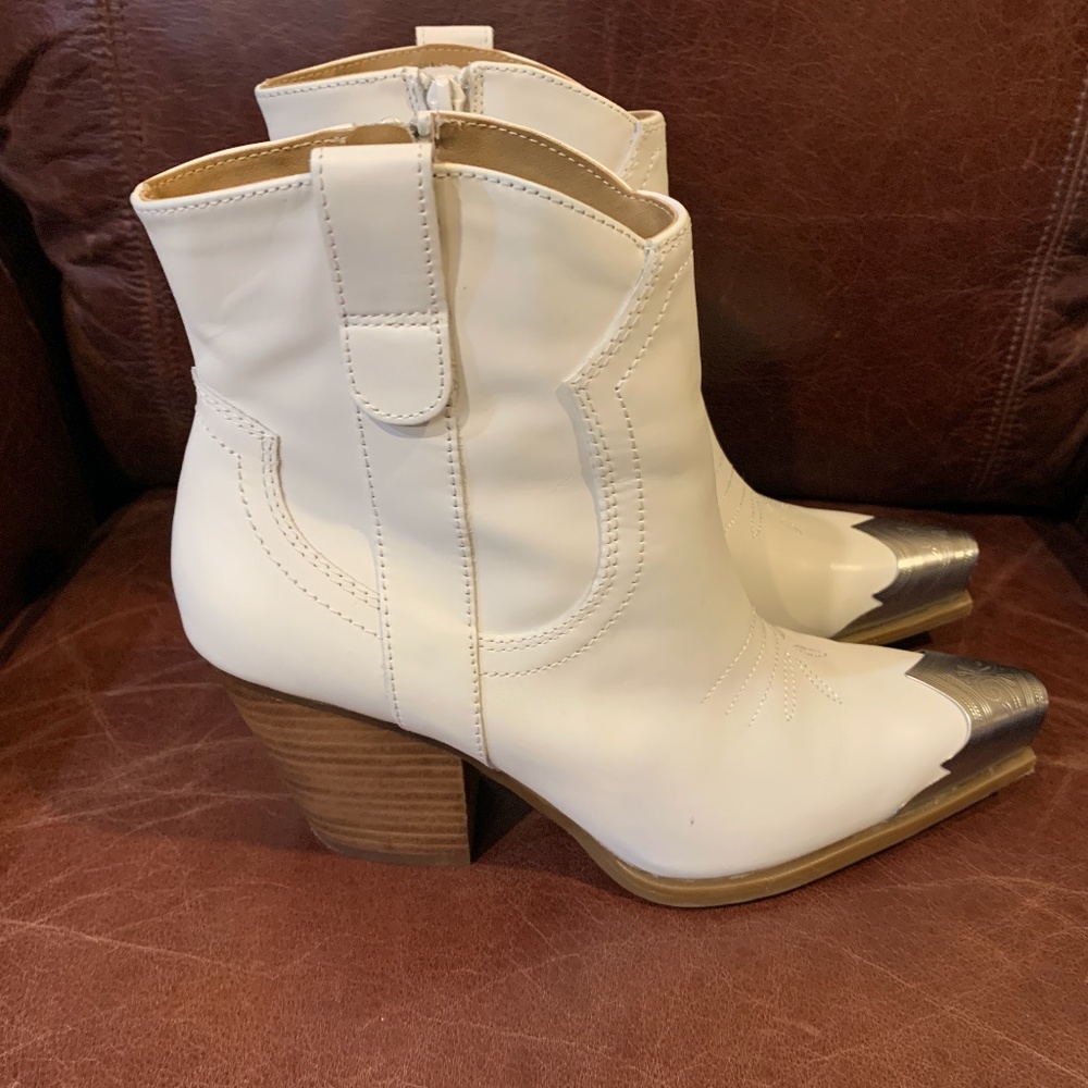 GB White Leather Cowgirl Ankle Boots Women's 8.5M